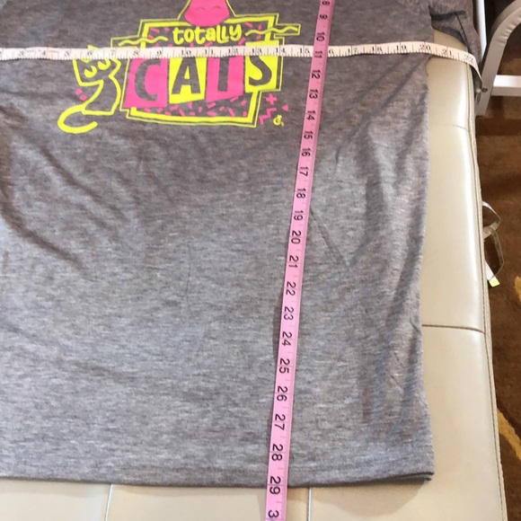 V neck cat tee - Picture 6 of 6